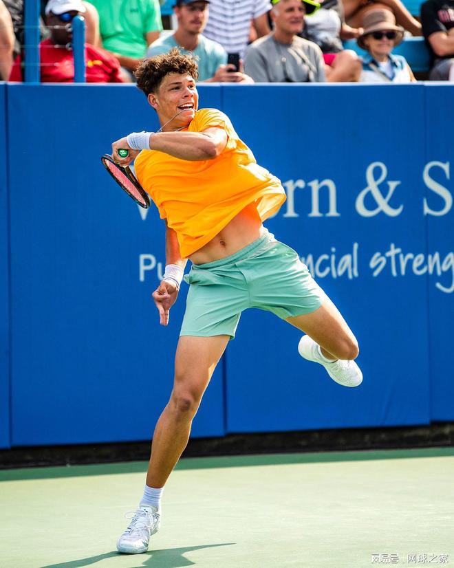 队策略和球 队策略和球